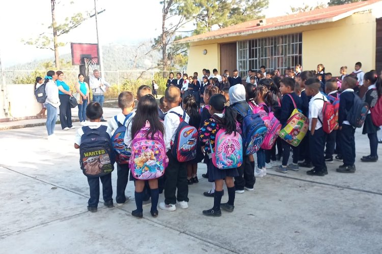 Tras denuncias en medios de comunicación, reanudan clases en primaria de Chautipan