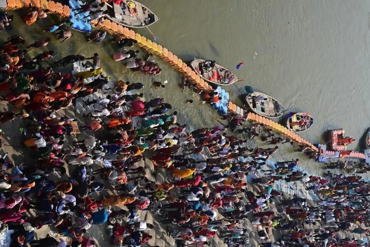 Estampida en festival religioso de la India deja 30 muertos y varios heridos
