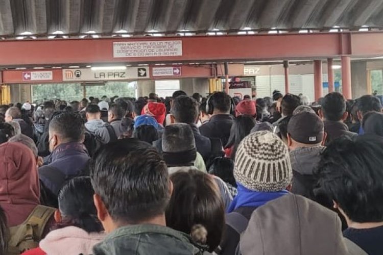 Mañana caótica por saturación y avance lento en la Línea A del Metro