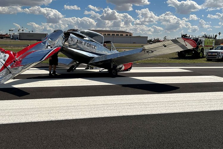Dos muertos deja choque de avionetas en cera de aeropuerto en Arizona