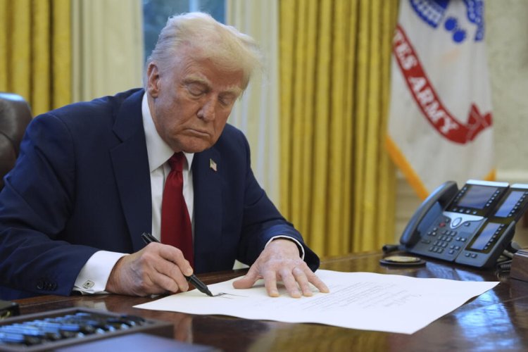 Donald Trump anuncia entrada en vigor de aranceles para México y Canadá a partir de abril