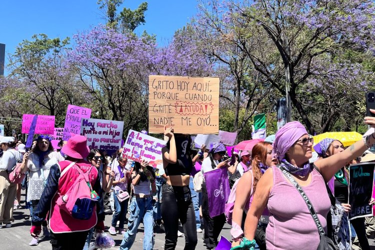 Colectivos de mujeres salen a manifestarse en el 8M en diferentes puntos del país