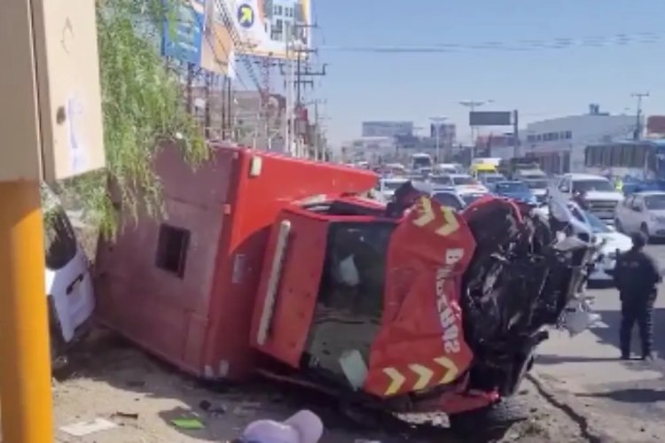 Choque entre bomberos y transporte público deja varios heridos en la México-Pachuca