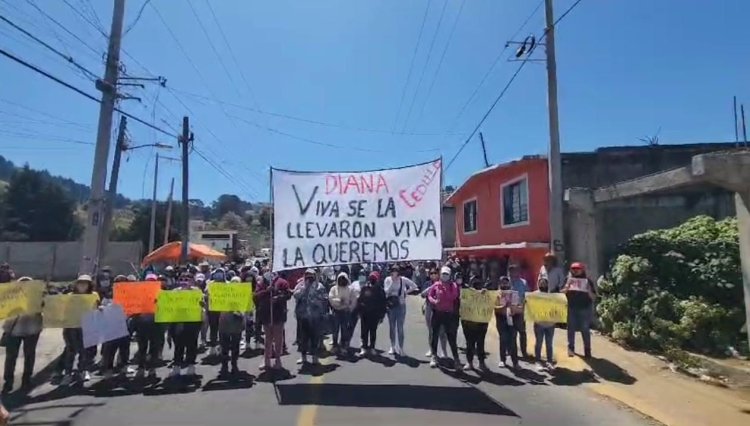 Mediante bloqueos, denuncian desaparición forzada de mujer en El Guarda de Guerrero