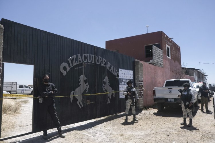 Buscadoras entran a rancho donde hallaron restos en Teuchitlán, Jalisco