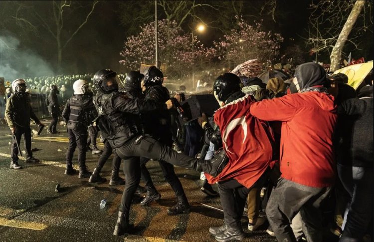 Siguen protestas en Estambul, Turquía, tras detención de edil