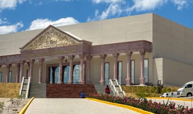 Inauguran Teatro 