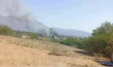 Se desploma avioneta de la Fuerza Aérea Mexicana en Jalisco; hay dos muertos