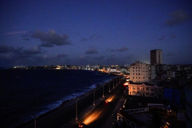 Falta de combustible y continuas averías provocan más apagones en Cuba