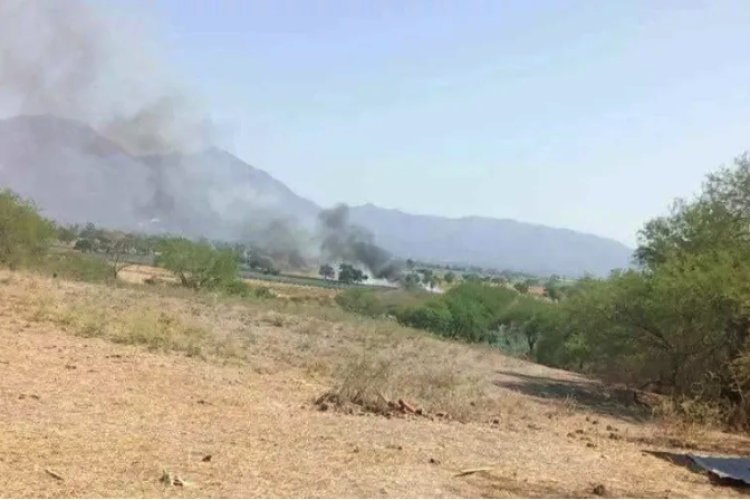 Se desploma avioneta de la Fuerza Aérea Mexicana en Jalisco; hay dos muertos