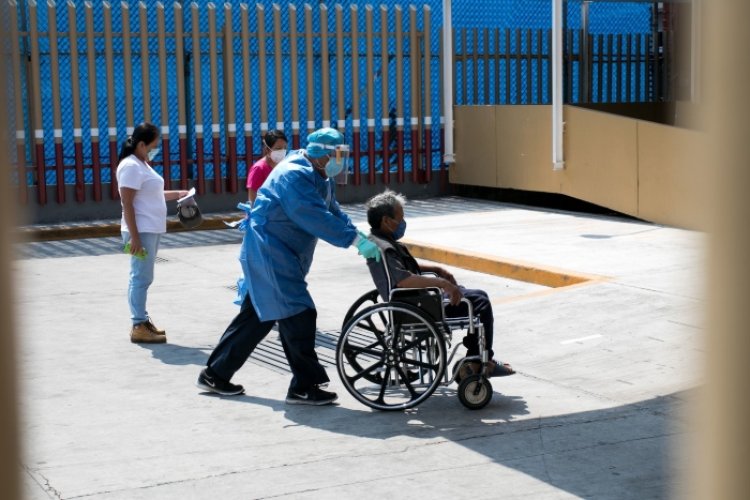 Reprueban a gobierno federal por gestión de la salud pública