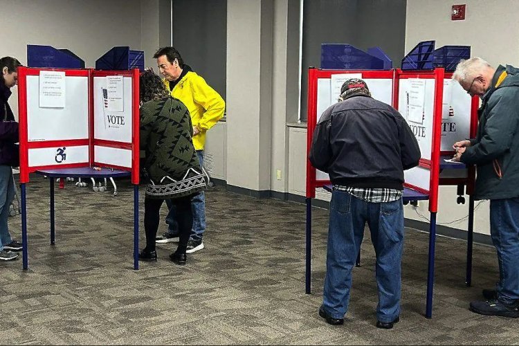 Aprueban ley que exige comprobante de ciudadanía para poder votar en EEUU