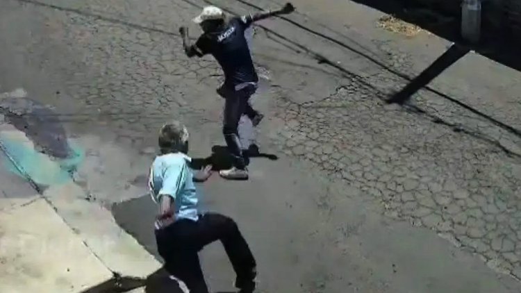 Adulto mayor enfrenta a machetazos a rateros en Xochimilco