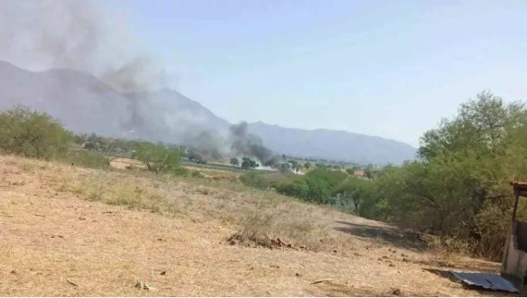 Se desploma avioneta de la Fuerza Aérea Mexicana en Jalisco; hay dos muertos