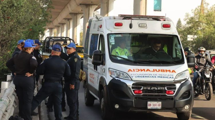 Muere policía que viajaba en su motocicleta al accidentarse en el Periférico Sur