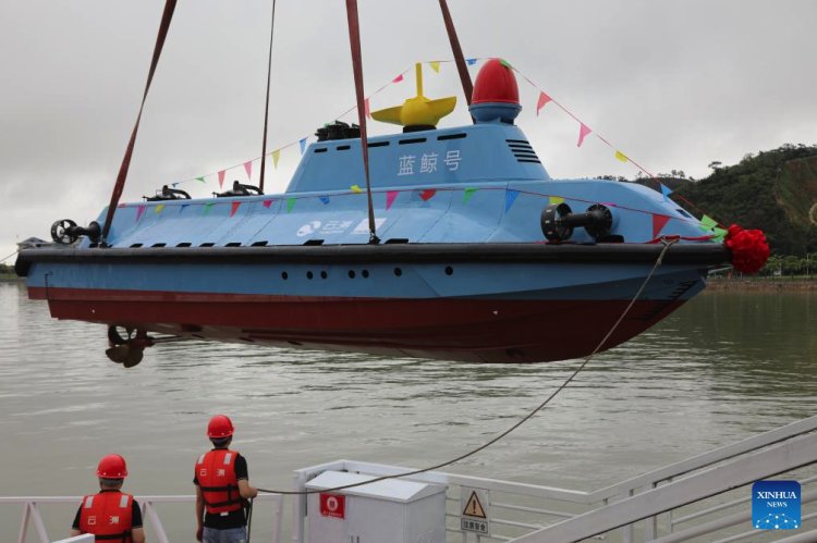 China lanza pionera embarcación sumergible no tripulada de alta velocidad