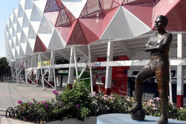 Investigan robo millonario en estadio de fútbol de Irapuato