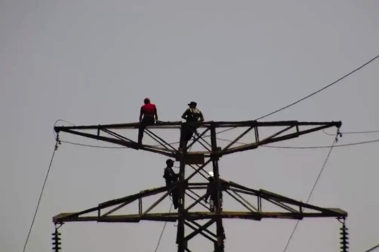 Rescatan a sujeto que intentó atentar contra su vida en los límites de Chimalhuacán y Nezahualcóyotl