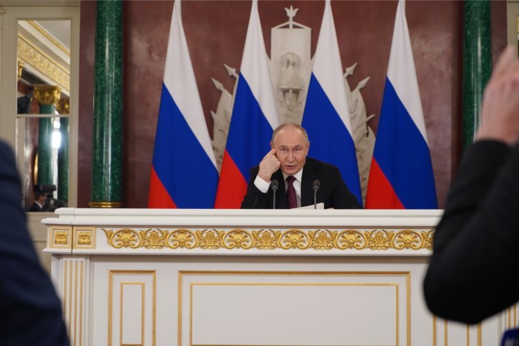 Kremlin destaca disposición de Moscú a reanudar consultas con Kiev sin condiciones previas
