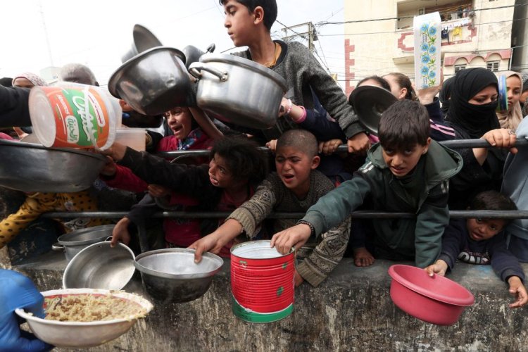 Por hambre, al menos 50 niños han muerto en Gaza desde principios de marzo, según la OMS