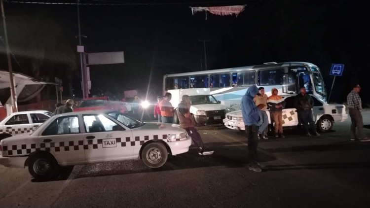Bloqueo de transportistas afecta a floricultores de Tenancingo en días previos al Día de las Madres