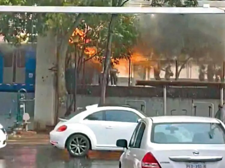 Tren Ligero se incendia al sur de la CDMX y desalojan a usuarios