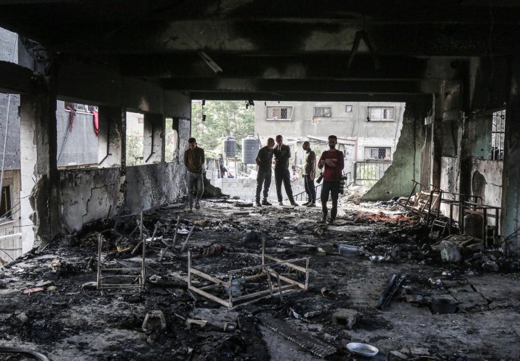 Ataque aéreo israelí deja 33 muertos en escuela convertida en refugio en Gaza