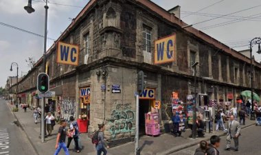 Mujer muere en baño público del Centro Histórico de la CDMX