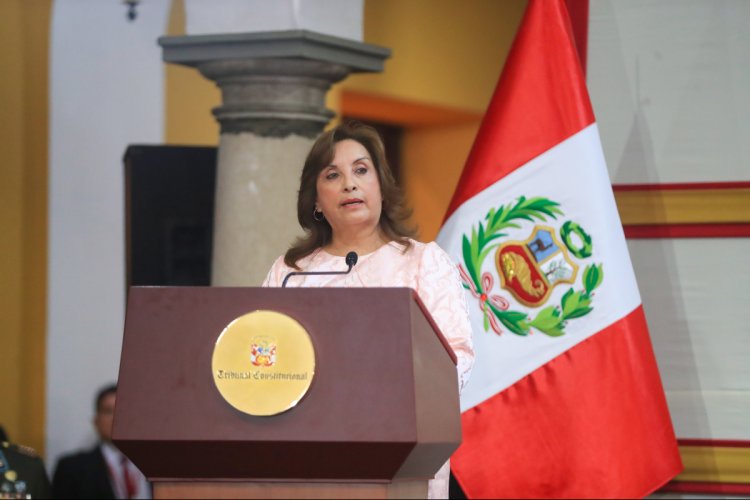 Congreso peruano archiva denuncia contra presidenta por muertes en protestas