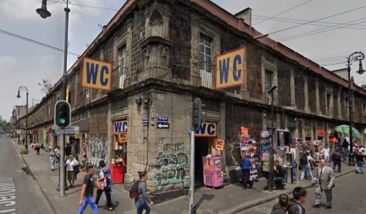 Mujer muere en baño público del Centro Histórico de la CDMX