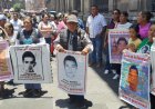 Familiares de los 43 de Ayotzinapa y gobierno federal acuerdan nueva reunión en septiembre