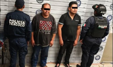 Detienen en Texcoco a sujetos que llevaban secuestrado a un hombre en una camioneta