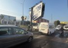 Continúan afectaciones por caída de espectacular en la México-Texcoco
