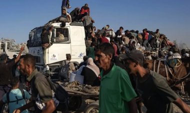 Vuelca camión con ayuda humanitaria y aplasta a 20 personas que esperaban por alimentos en la Franja de Gaza