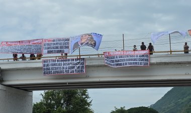 Con bloqueos denuncian violencia, desplazamientos y desapariciones en Guerrero