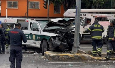 Choque de patrulla con particular deja tres heridos en Iztapalapa