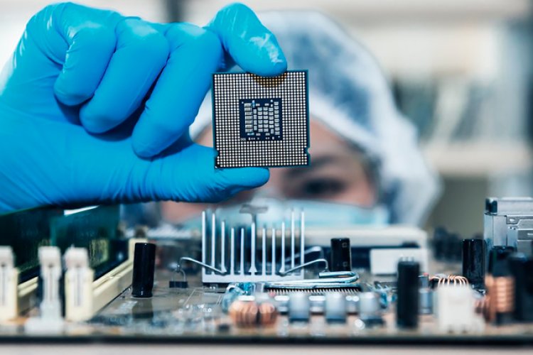 Trump adelanta que anunciará aranceles para los semiconductores y chips