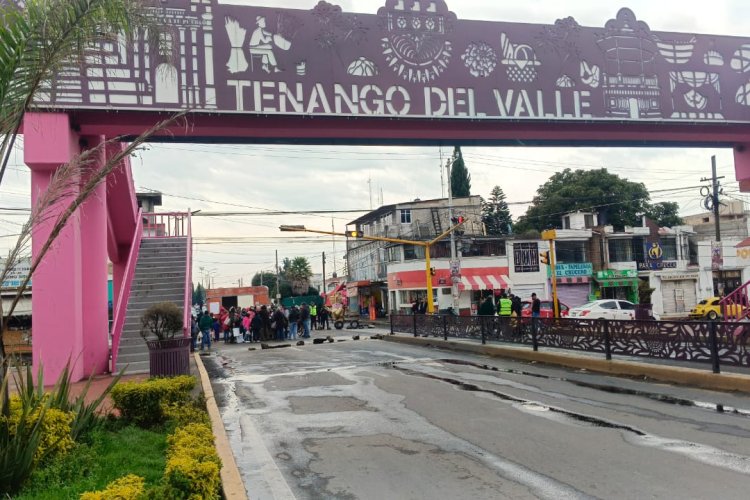 Continúan bloqueos en Tenango del Valle por obras consideradas innecesarias