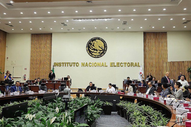 Ven posible retorno de imposición autoritaria en México con reforma electoral