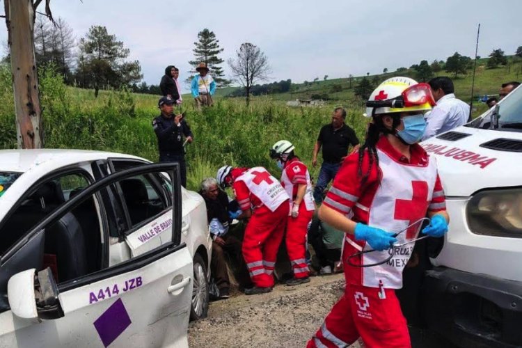 Ocho lesionados deja accidente automovilístico en la carretera Toluca–Zitácuaro