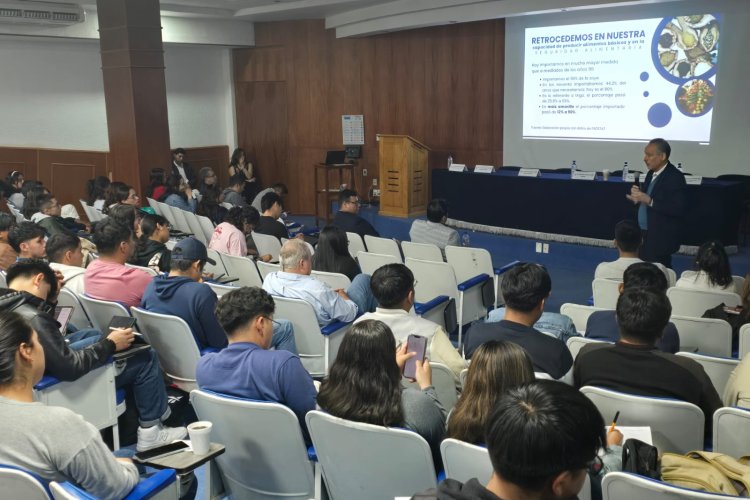 Analizan retos de la economía agrícola mexicana en un entorno globalizado en DICEA-UACh