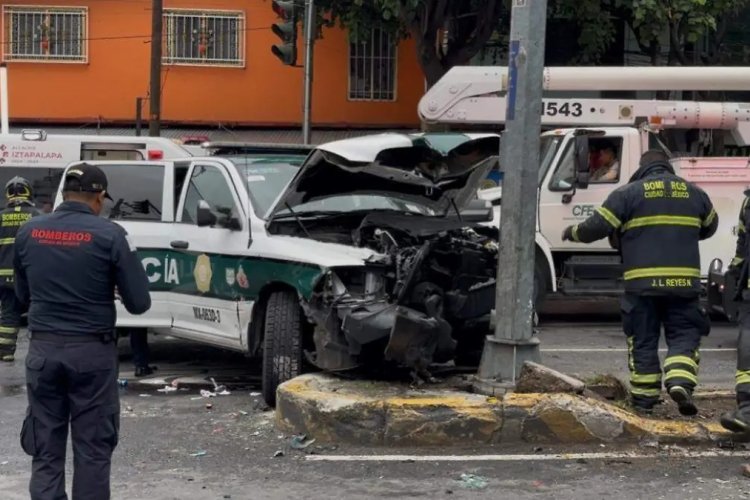 Choque de patrulla con particular deja tres heridos en Iztapalapa