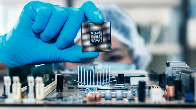 Trump adelanta que anunciará aranceles para los semiconductores y chips