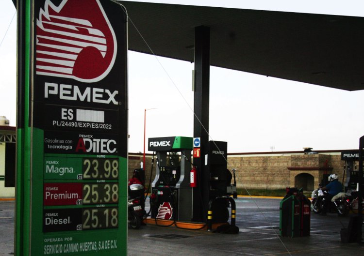 Sheinbaum anuncia renovación de convenio para mantener precio máximo de la gasolina
