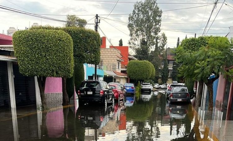 Habitantes de Nezahualcóyotl denuncian abandono de autoridades municipales tras afectaciones por lluvias