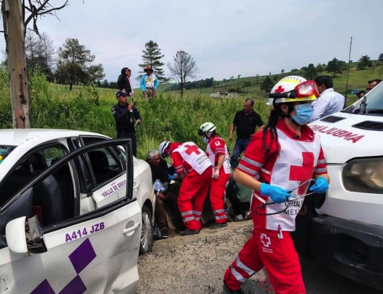 Ocho lesionados deja accidente automovilístico en la carretera Toluca–Zitácuaro