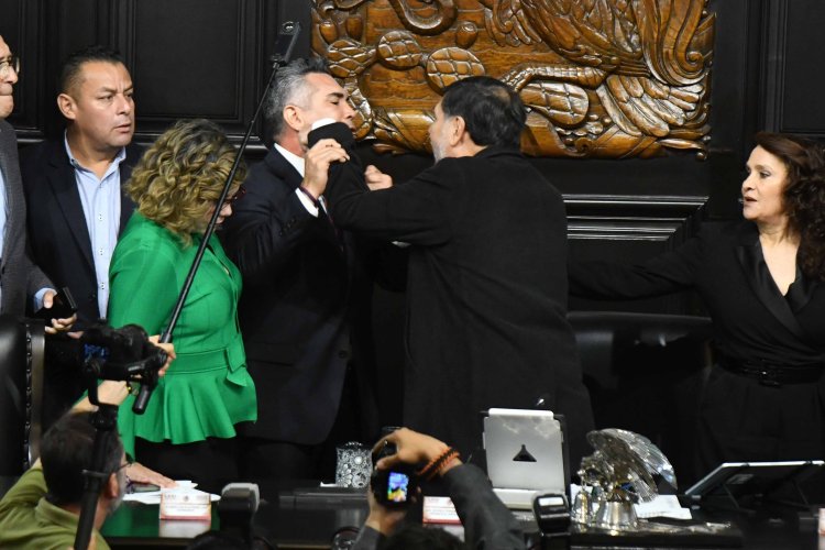 “Él dio el primer empujón”, dice Moreno Cárdenas tras altercado en el Senado