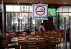 Restringirán venta de alimentos y bebidas en áreas de fumadores
