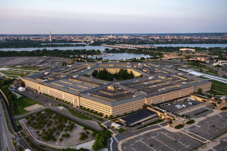 Defensa de EEUU impone nuevas medidas a periodistas para difusión de información