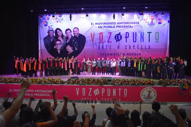 Voz en Punto, ensamble vocal, se presentó en Tecomatlán, Puebla